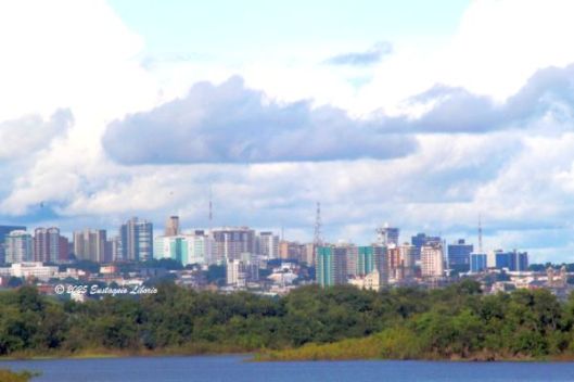Rio Negro continua enchendo, em Manaus